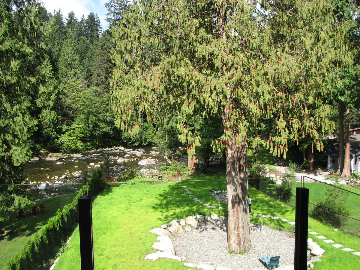 Riverfront Bed And Breakfast Lynn Creek Екстериор снимка